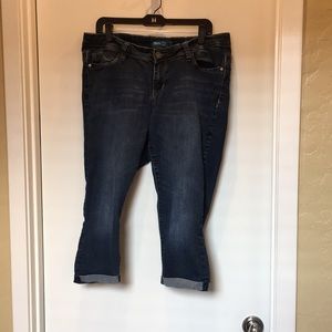 Wanna Betta Butt Jean capris | size 16